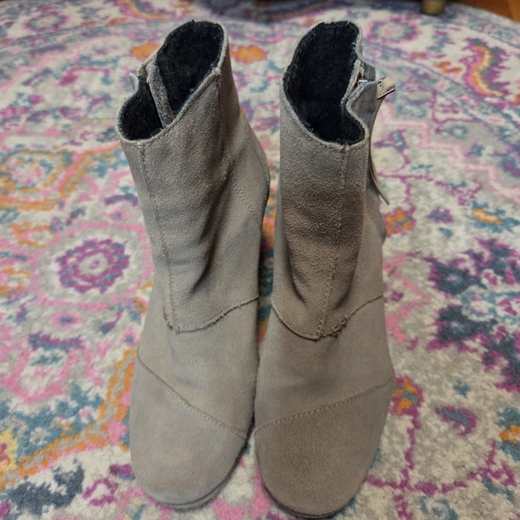 Toms Women's Suede Ankle Booties - Picture 4 of 4